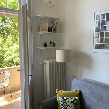 Cozy And Quiet In Appartement *